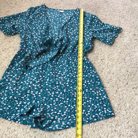 NWOT Green Floral Romper - Picture 5 of 7